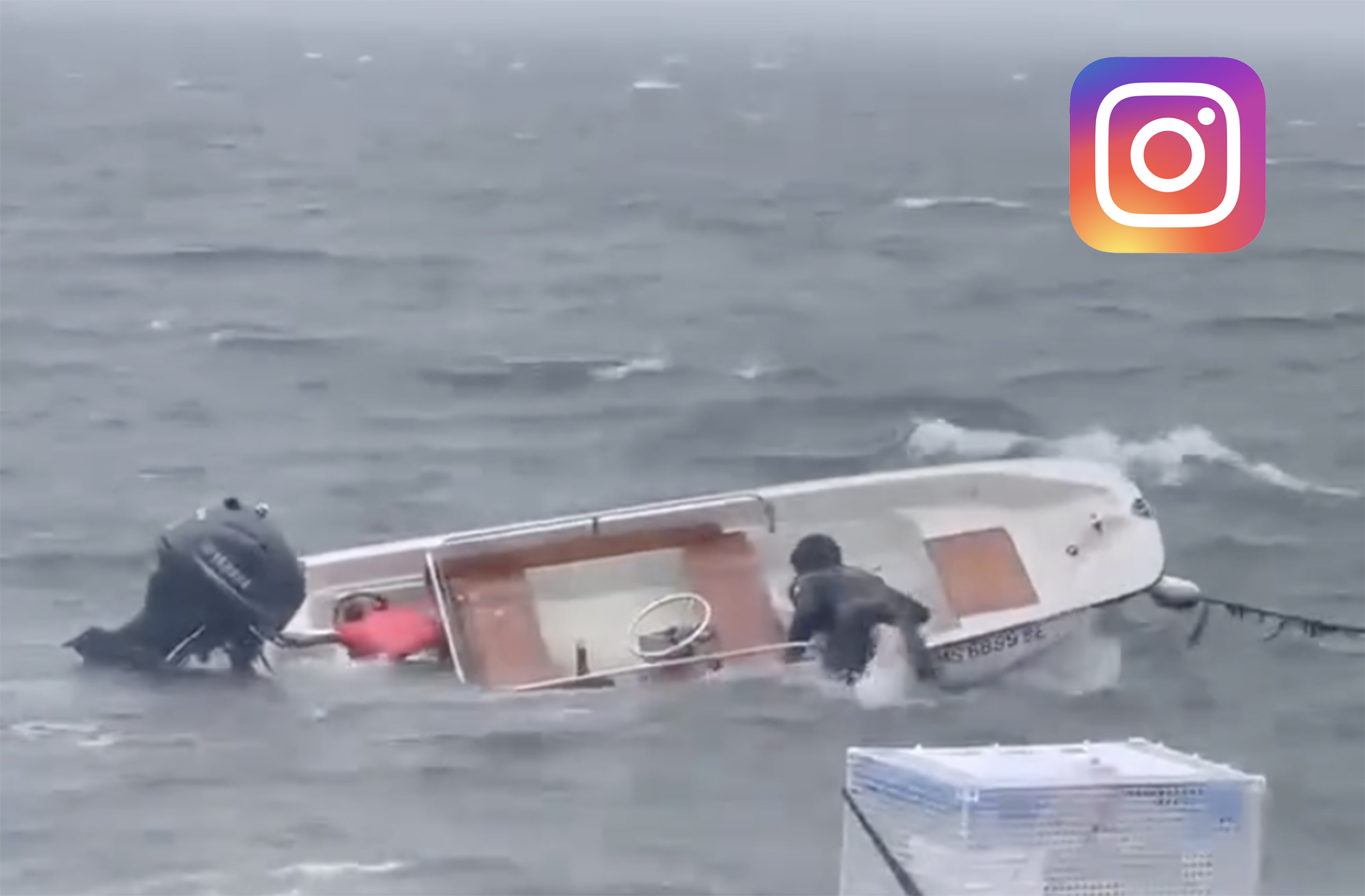 Boston Whaler taking on water