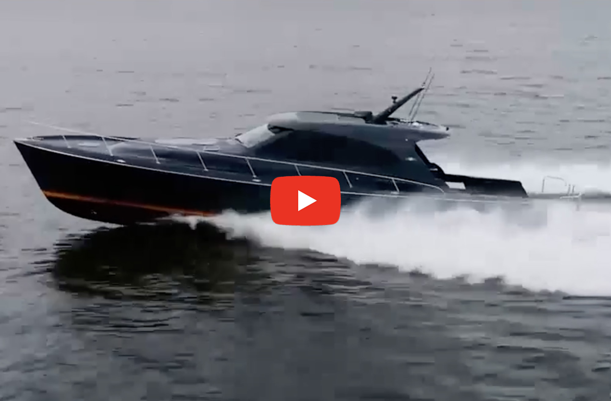 Palm Beach GT60 running in open water