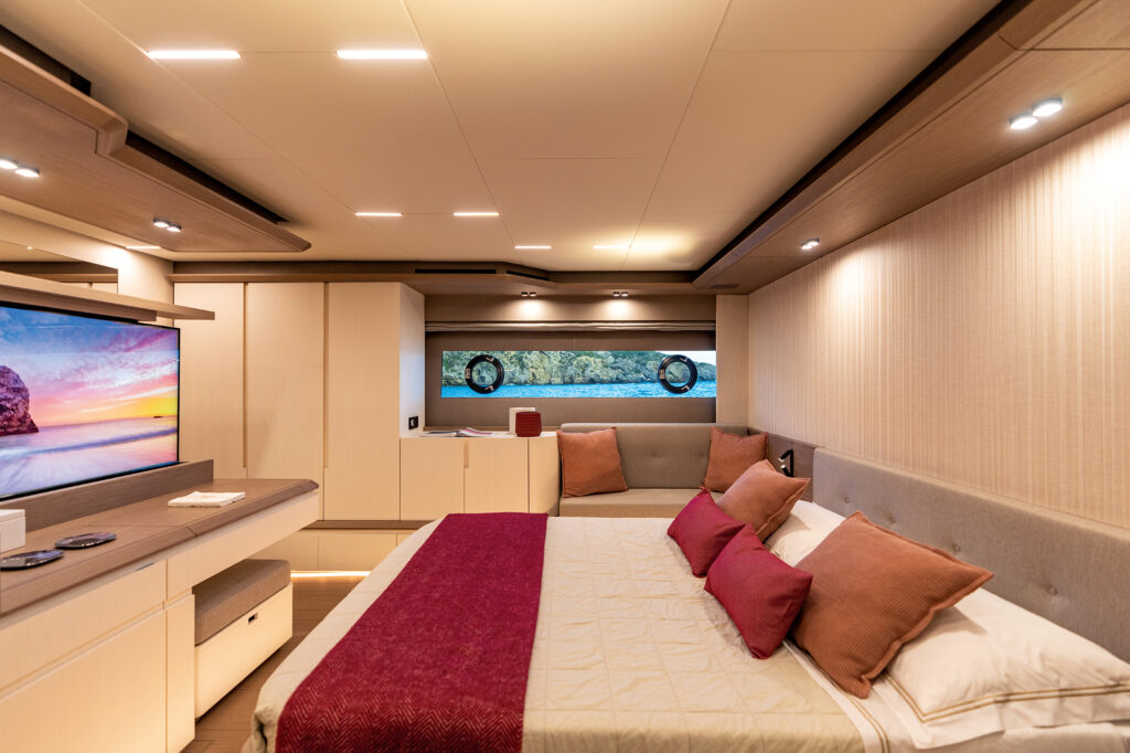 Owner's Cabin of the Pardo Endurance 72