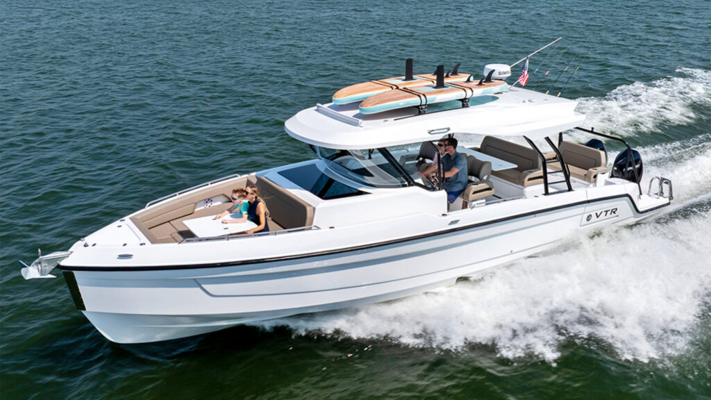 Cruisers 38 VTR Open