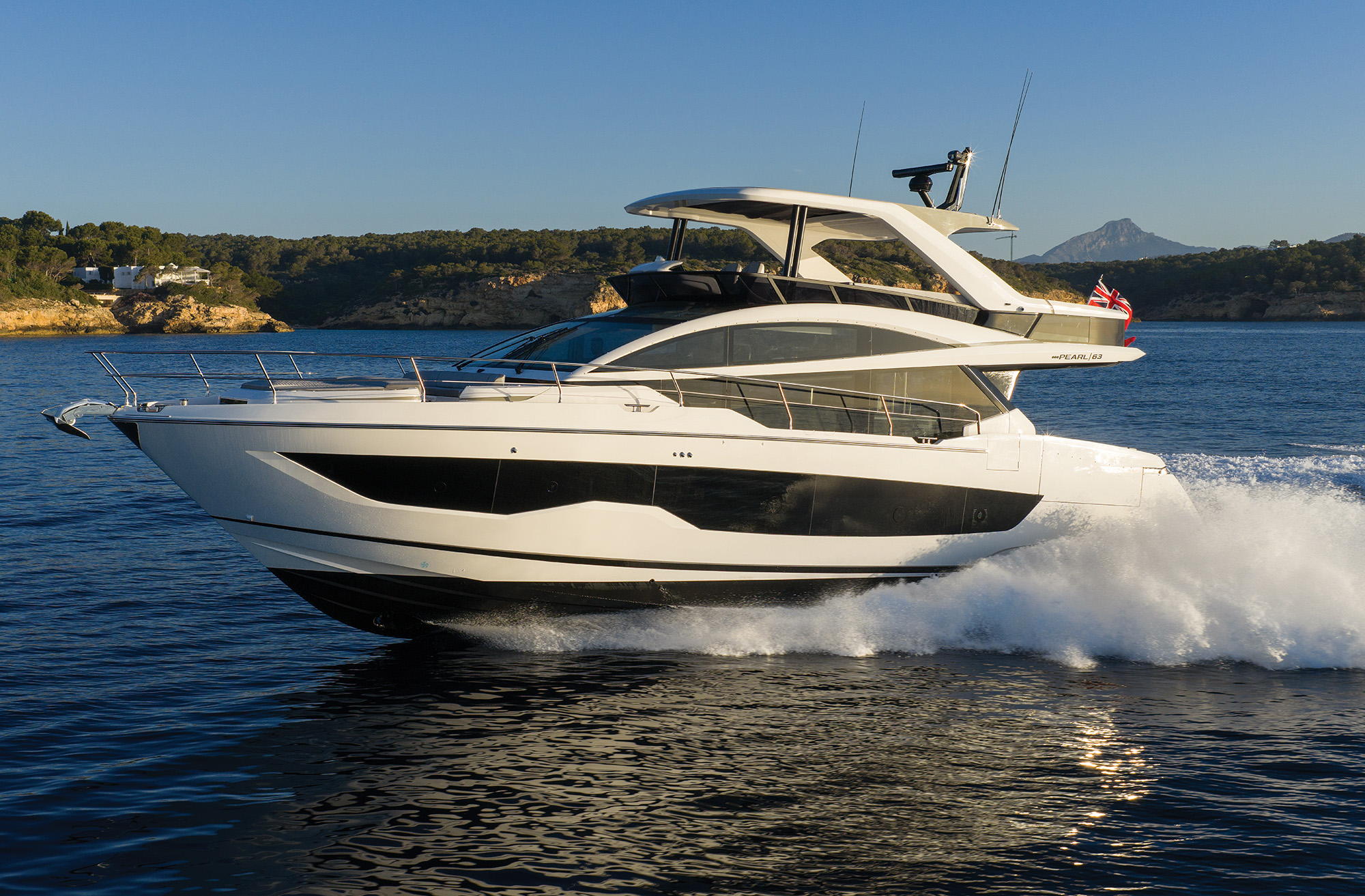 Pearl 63 yacht under power