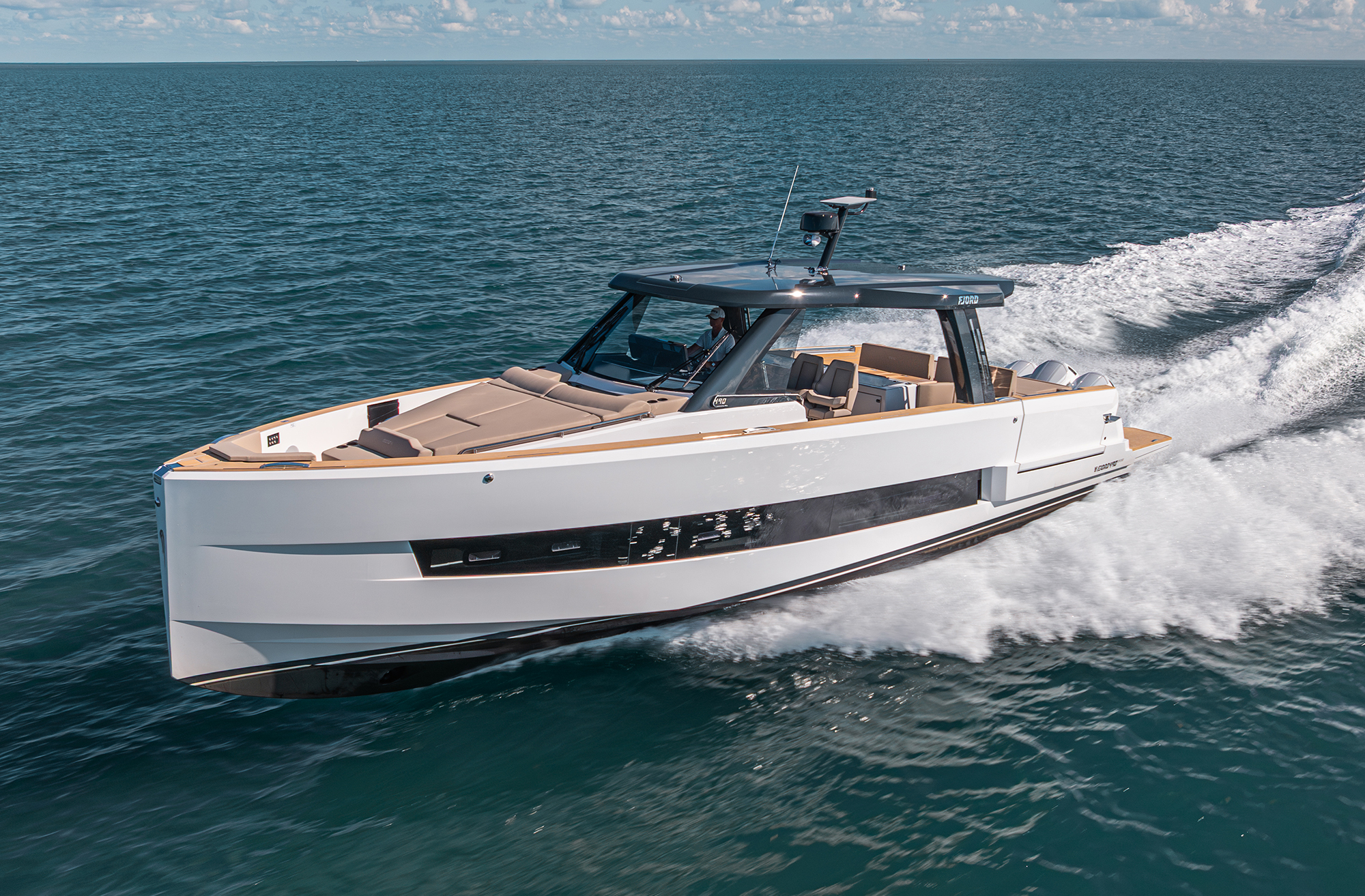 feat1a_Fjord 490 Sport feat1a_Fjord 490 Sport