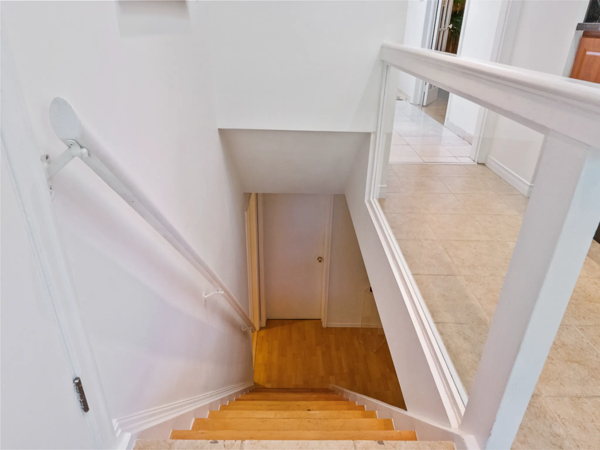 staircase down to basement