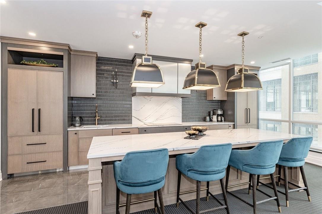 members only party room