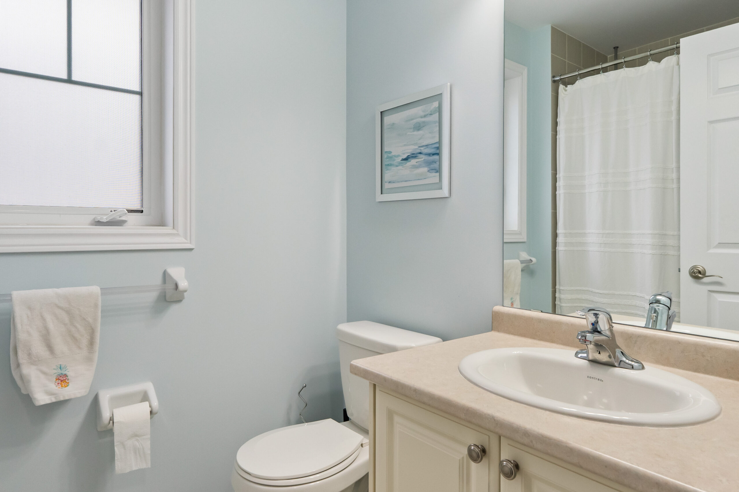 upstairs bathroom with tub/shower