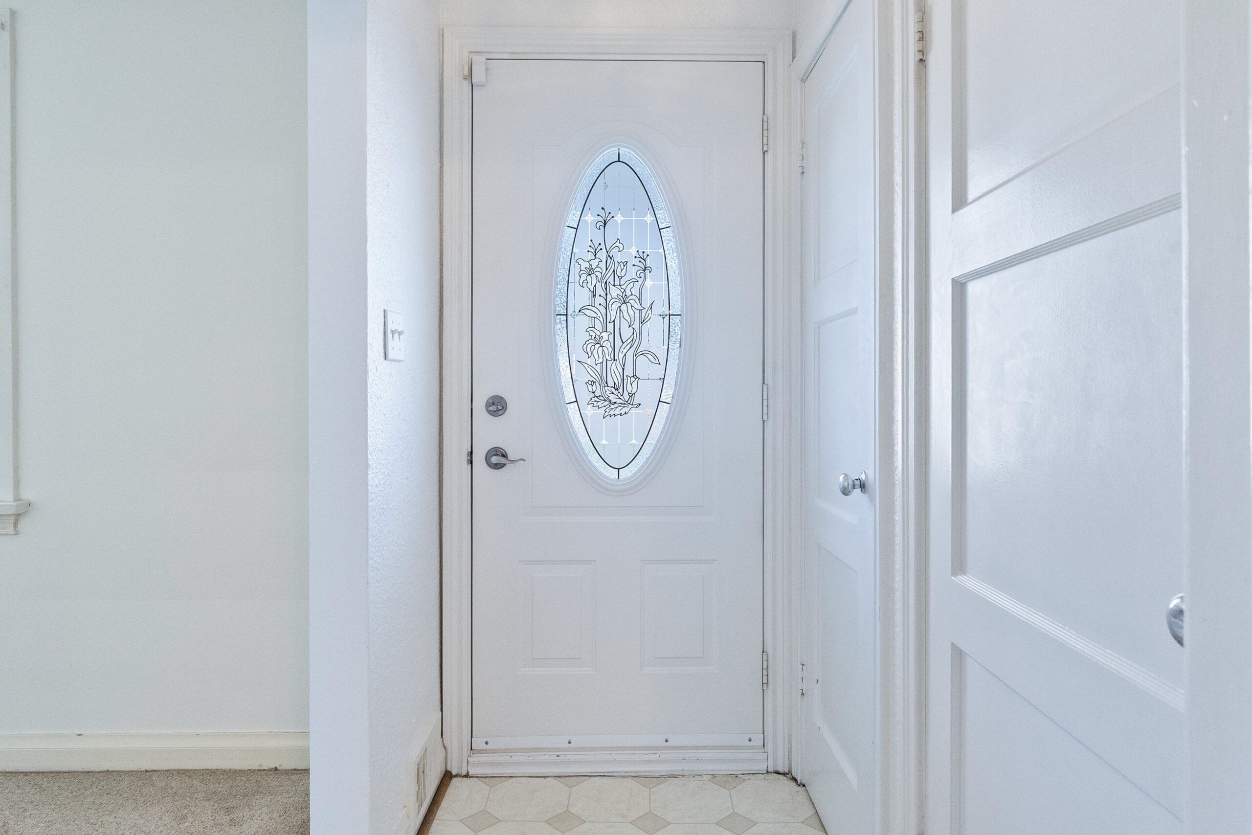 front interior door and closets