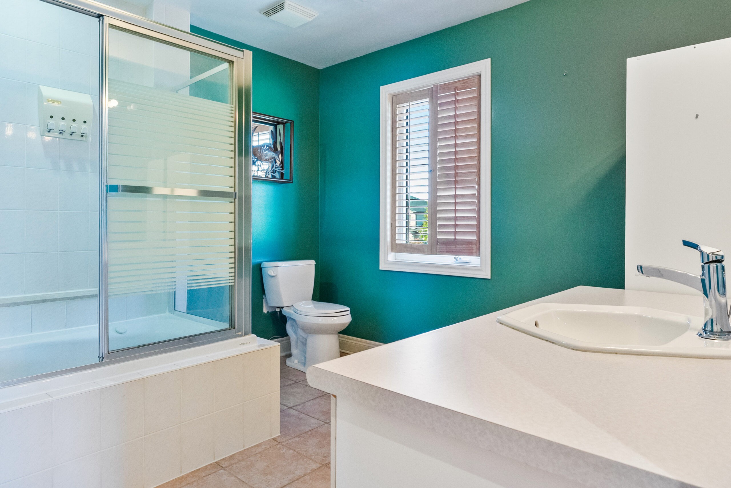 updated 4 piece bathroom with tub shower