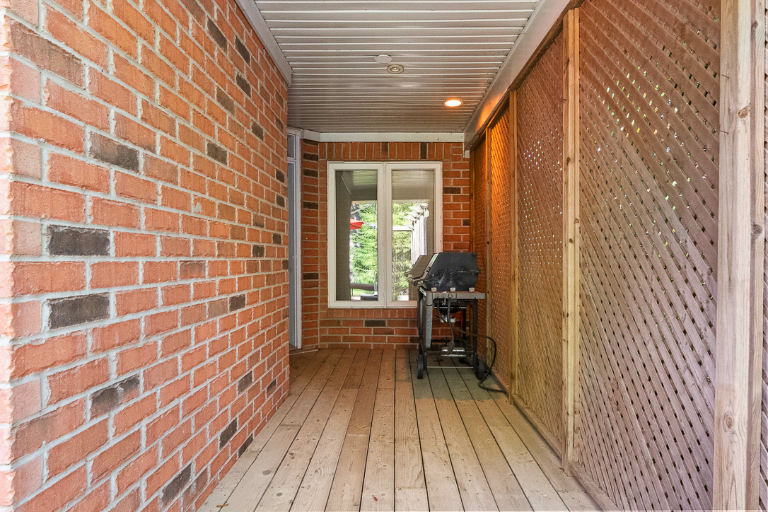 Covered barbeque area with lattice fencing