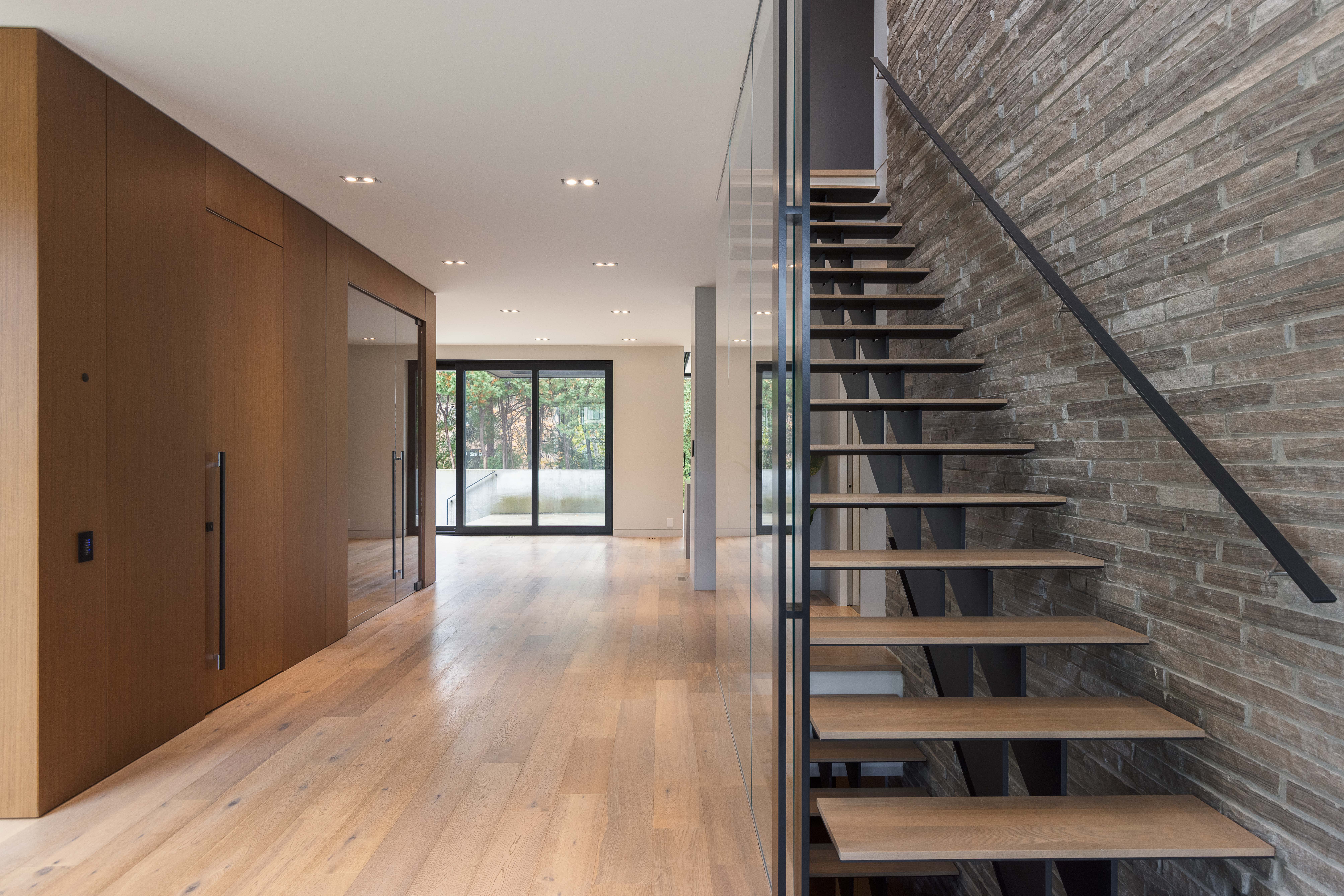 front foyer featuring modern staircase