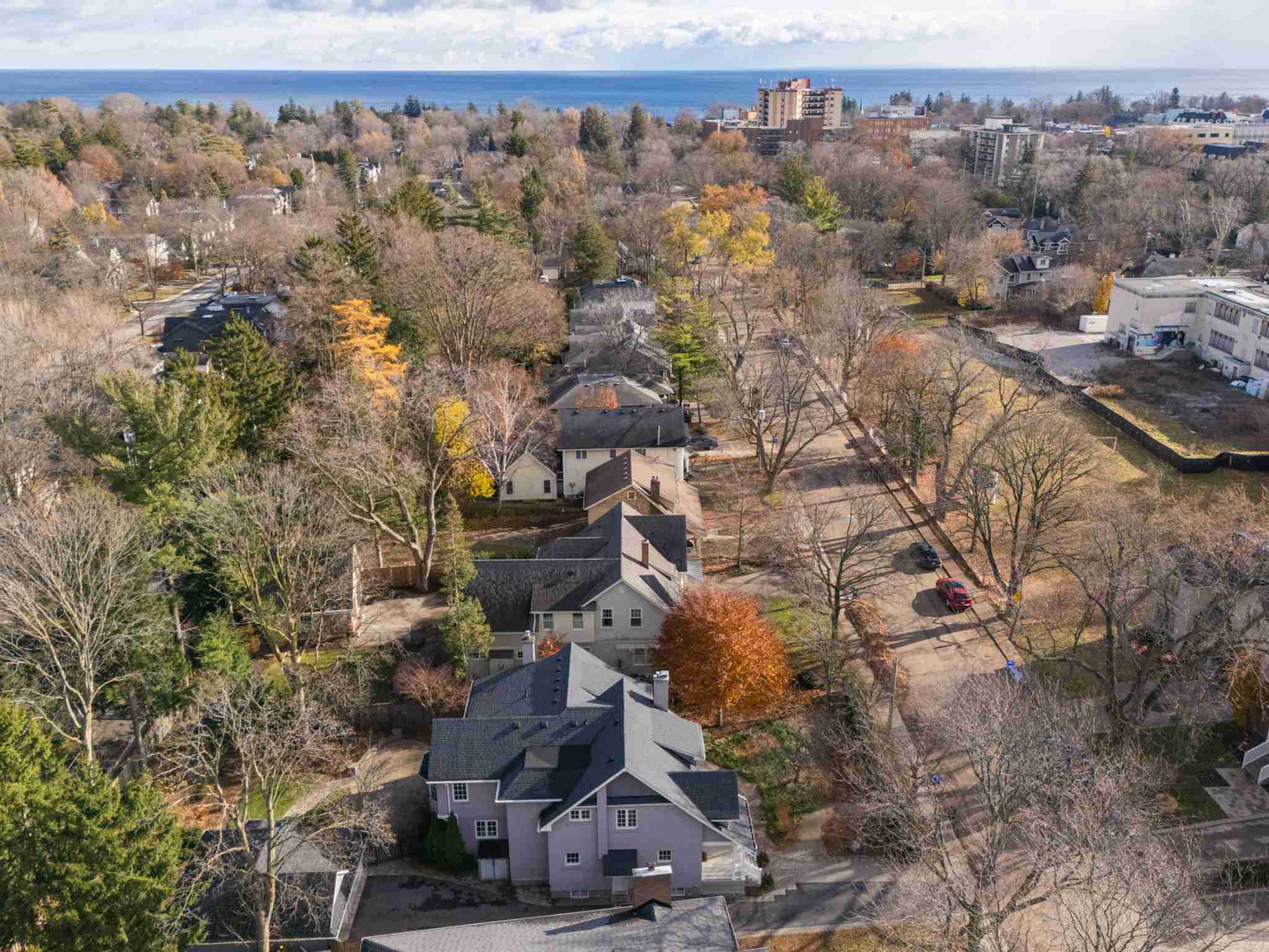 Drone photo showing location of house to Downtown Oakville and Lake Ontario