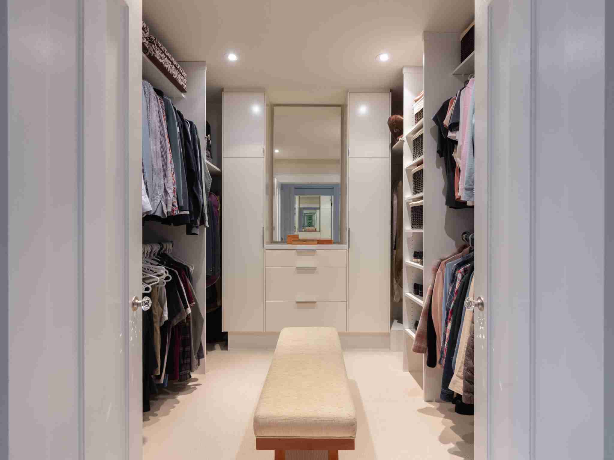 Prinicpal walk in double sided closet