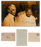 GANDHI AND JINNAH: An Inscribed Photograph from the Defining Encounter of 1944 - Dady Rustom Dossabhoy Wadia - GANDHI: From the Collection of Anand T Hingorani - Letters, Philately, Manuscripts and Artefacts
