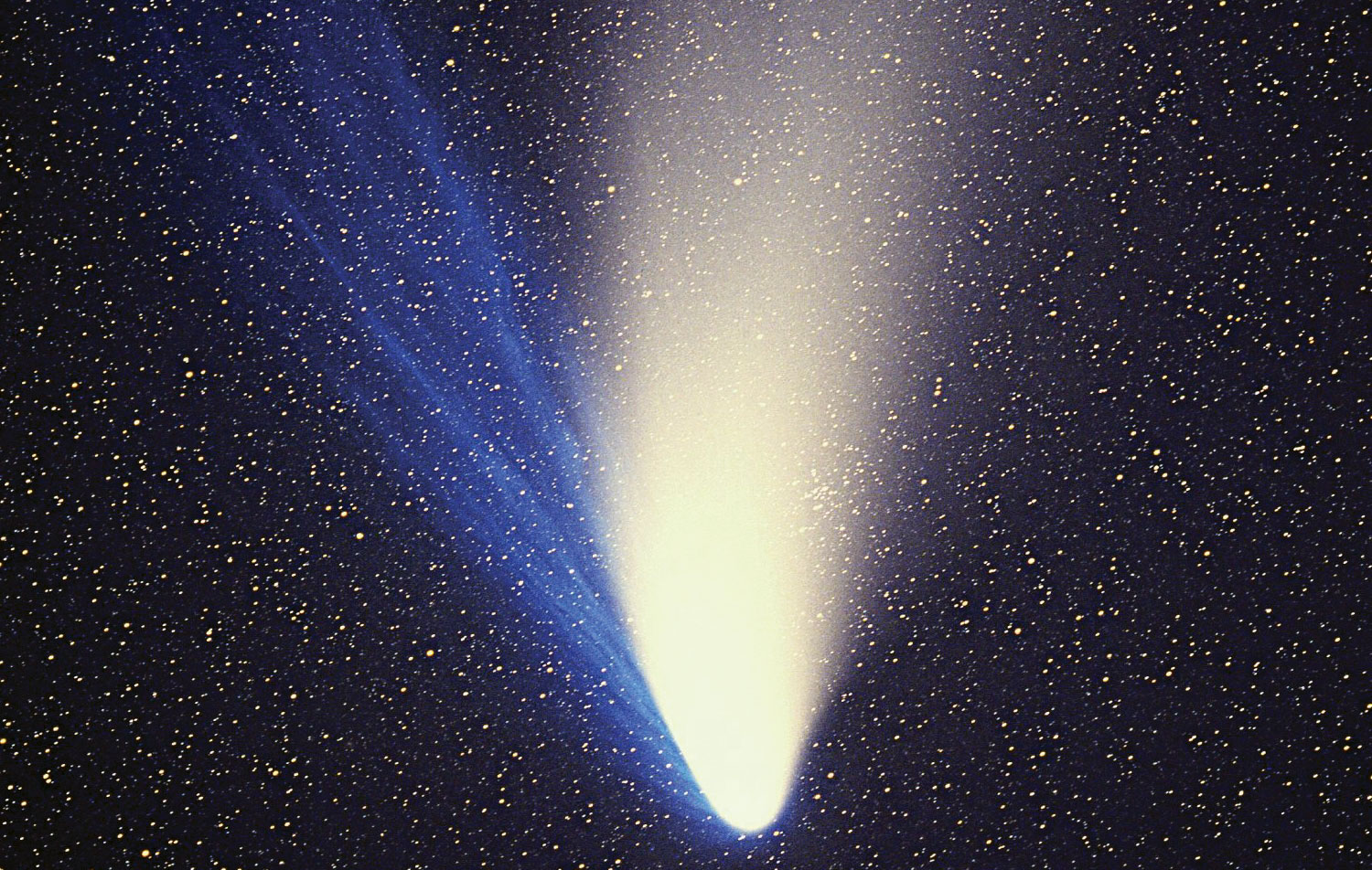 Comet_Hale-Bopp_1995O1-E.-Kolmhofer,-H.-Raab;-Johannes-Kepler-Observatory,-Linz,-Austriapromo