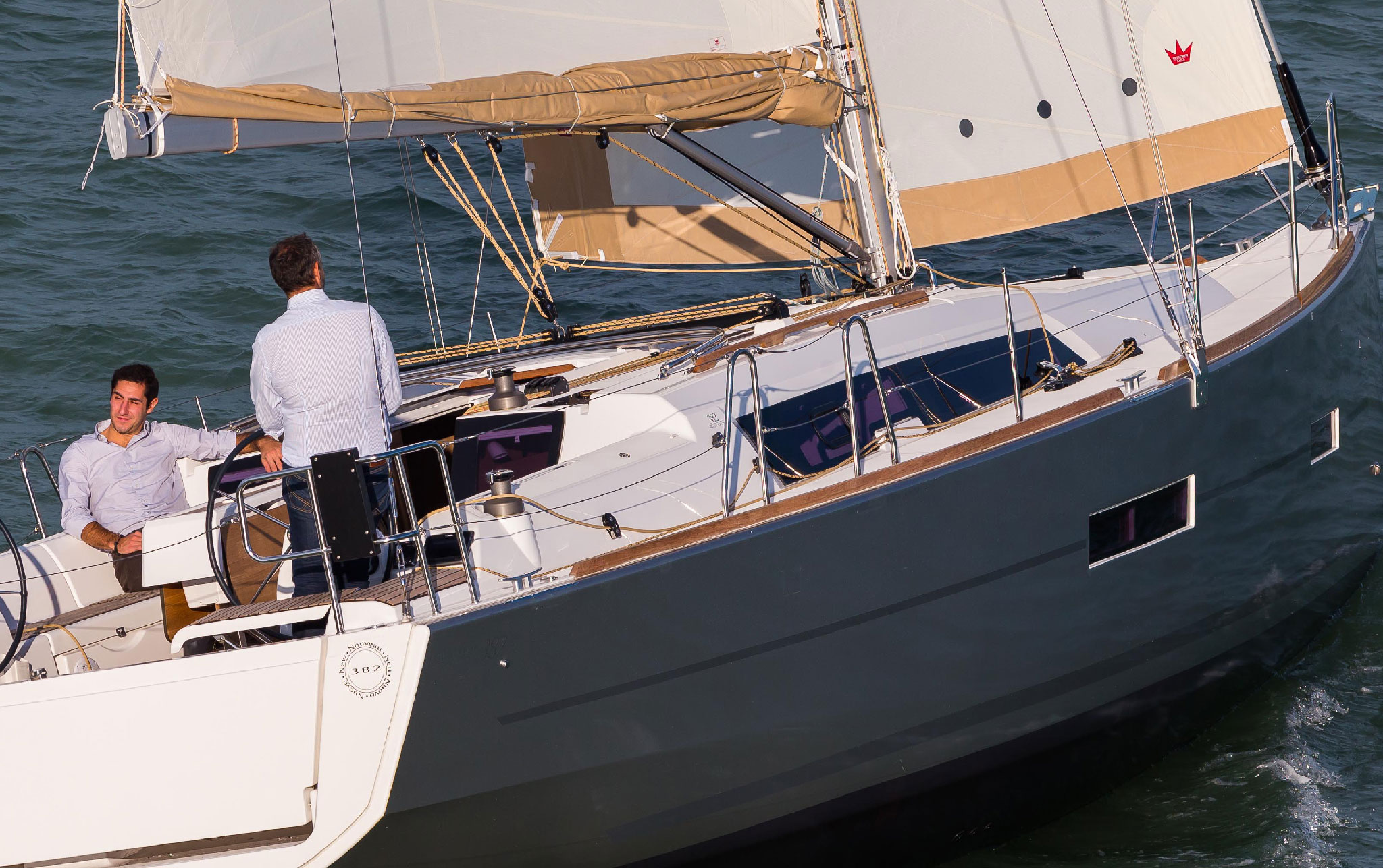 Mainsail-DUFOUR382