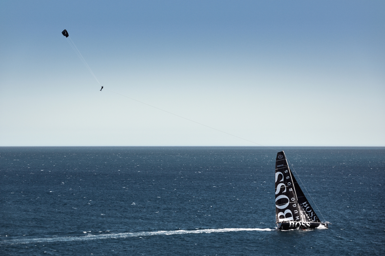 05_HUGO_BOSS_Skywalk_Stunt_sRGB 05_HUGO_BOSS_Skywalk_Stunt_sRGB