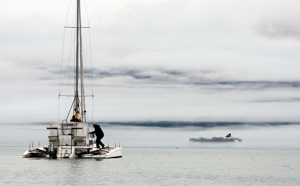 Telstar-and-cruise-ship-Glacier-Bay