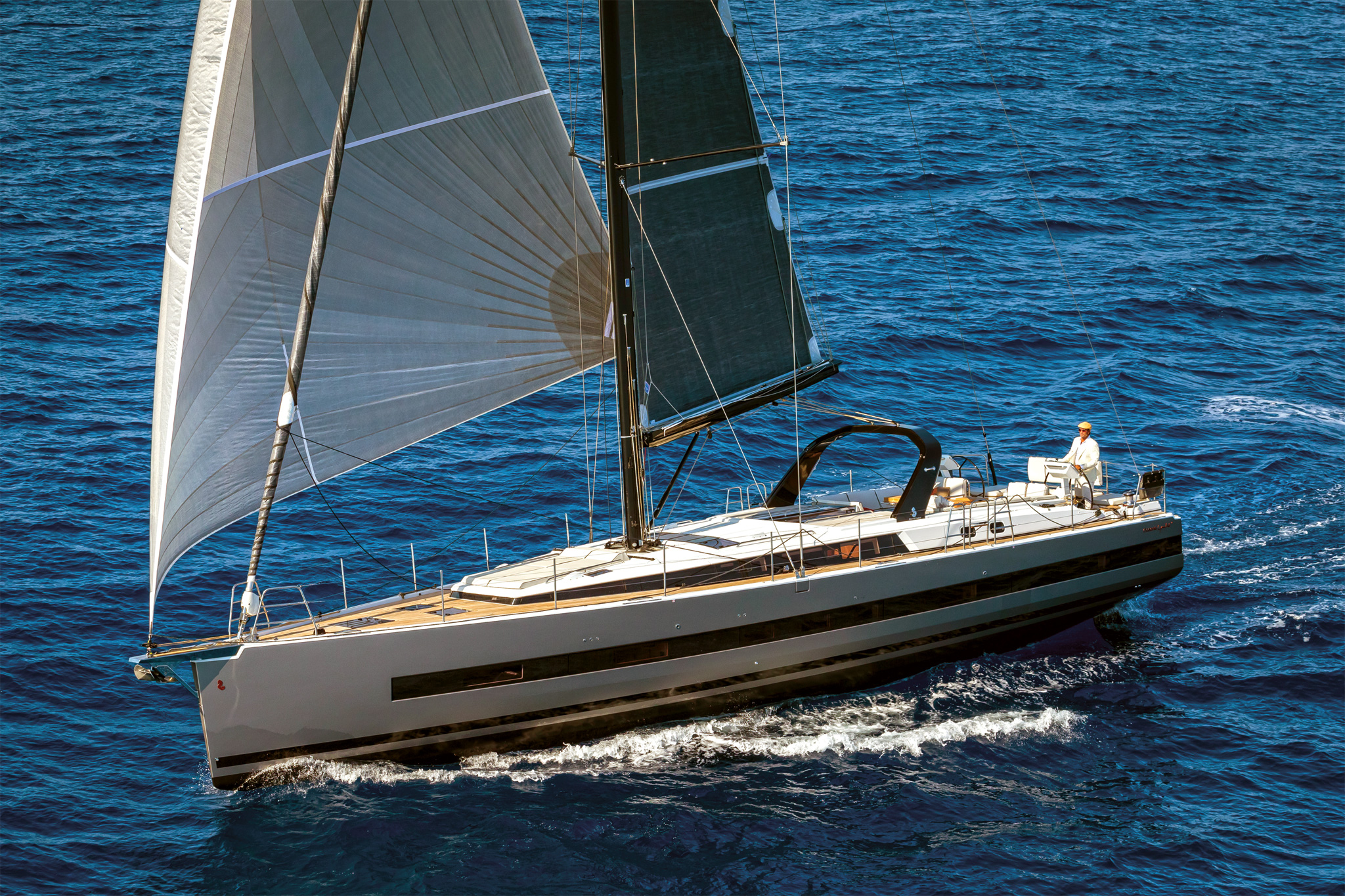 new-lead-photo-beneteau-oceanis_yacht_62_2016_2166
