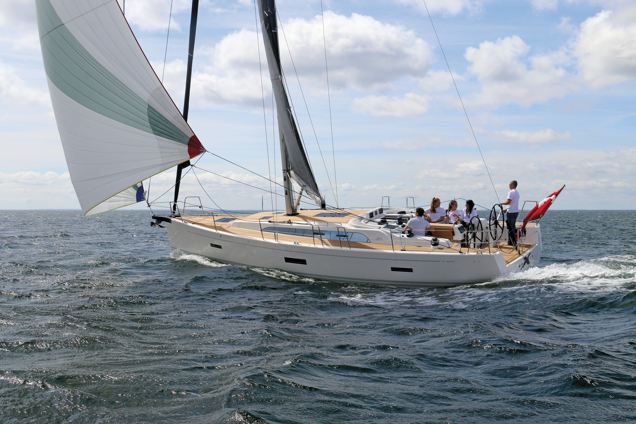01-x-yachts-x4
