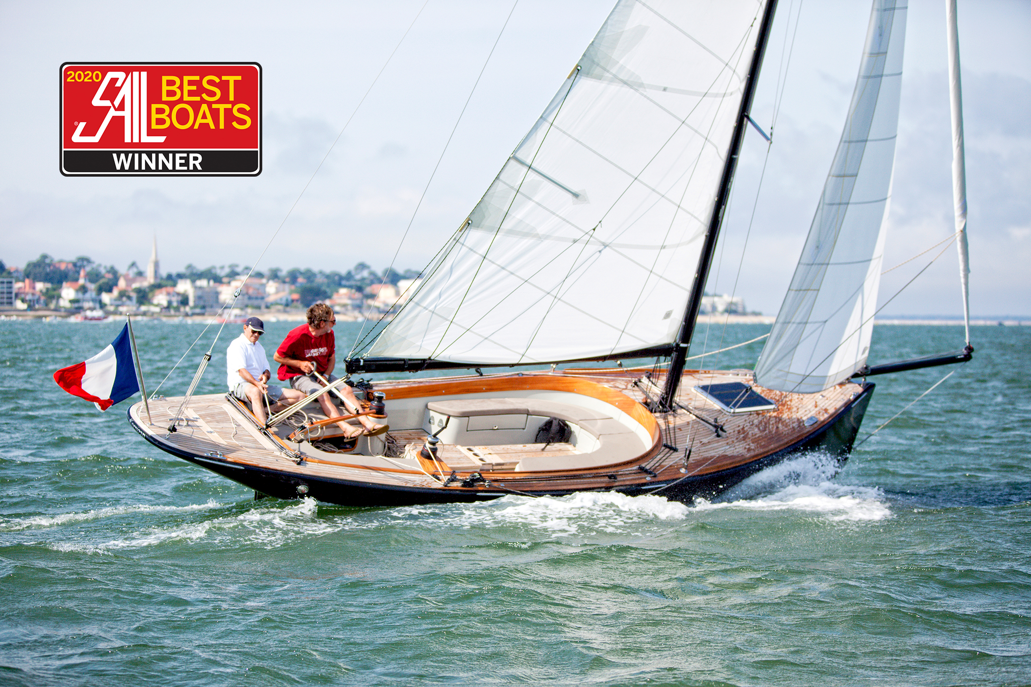 CAPE-COD---Under-sails