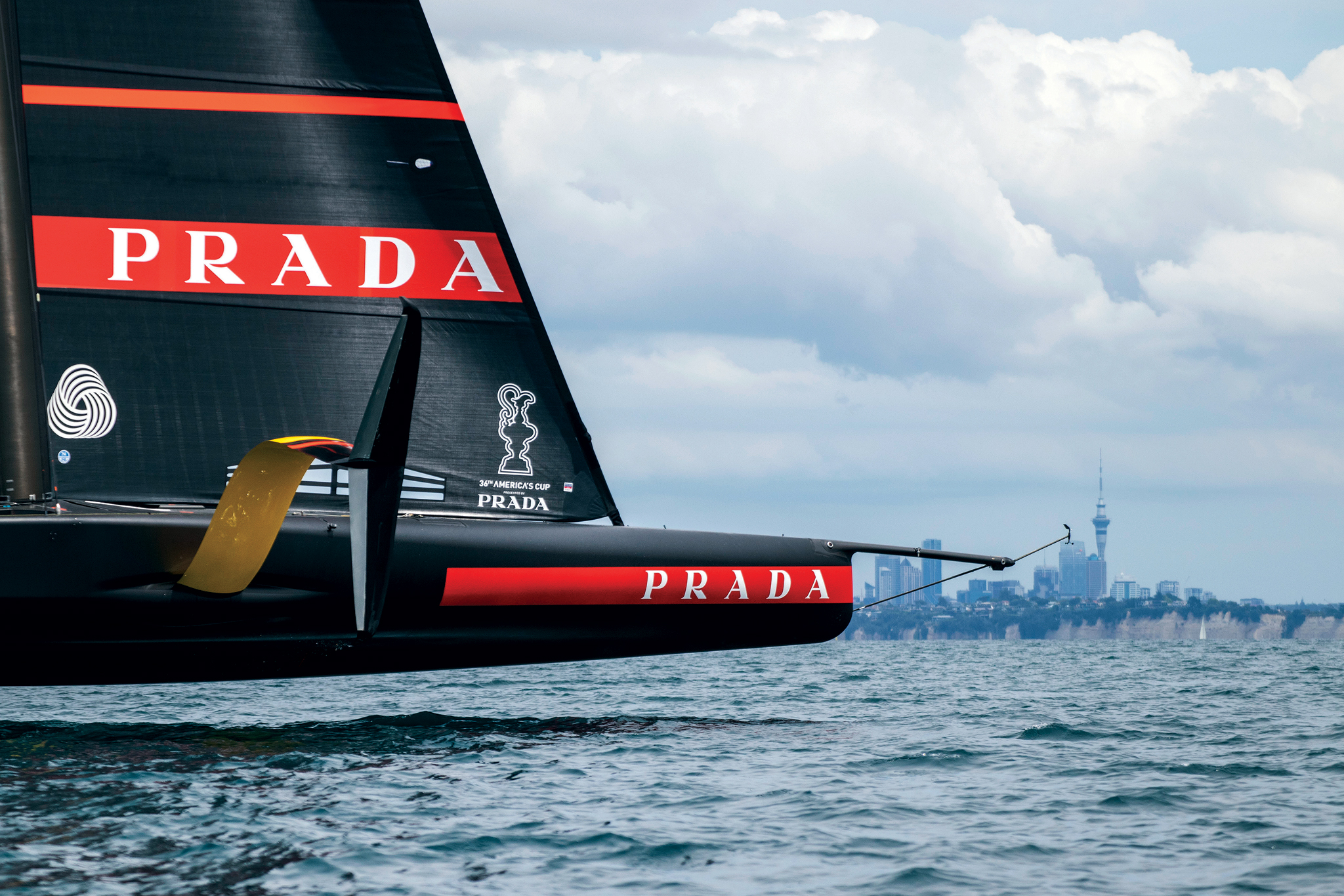 01-LEAD-Luna%20Rossa%20Training%20in%20Auckland_m1820_silo-2048x