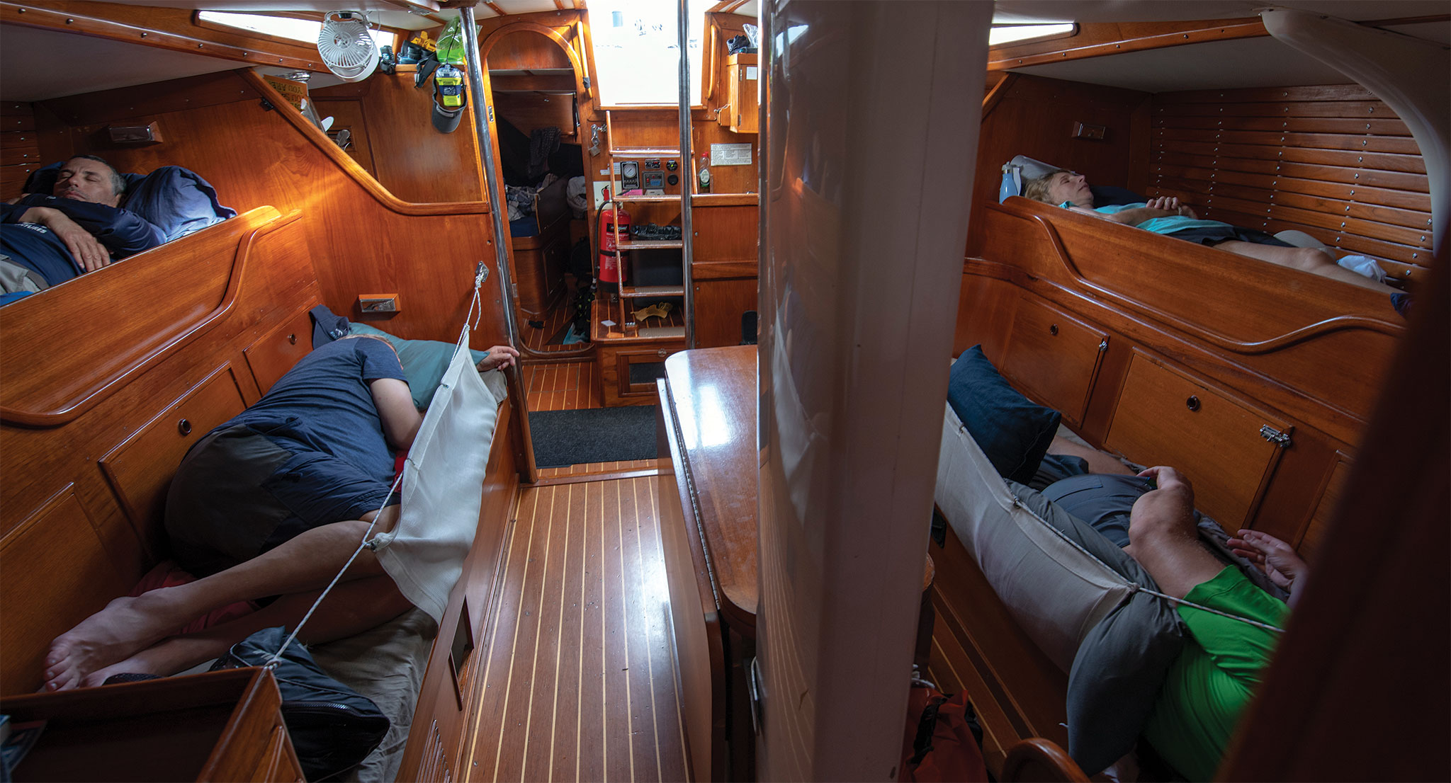 Lee-Cloths-Lee-Boards-and-single-bunks-on-ISBJORN_by-Andy-Schell_Trans-Atlantic-2019 Lee-Cloths-Lee-Boards-and-single-bunks-on-ISBJORN_by-Andy-Schell_Trans-Atlantic-2019