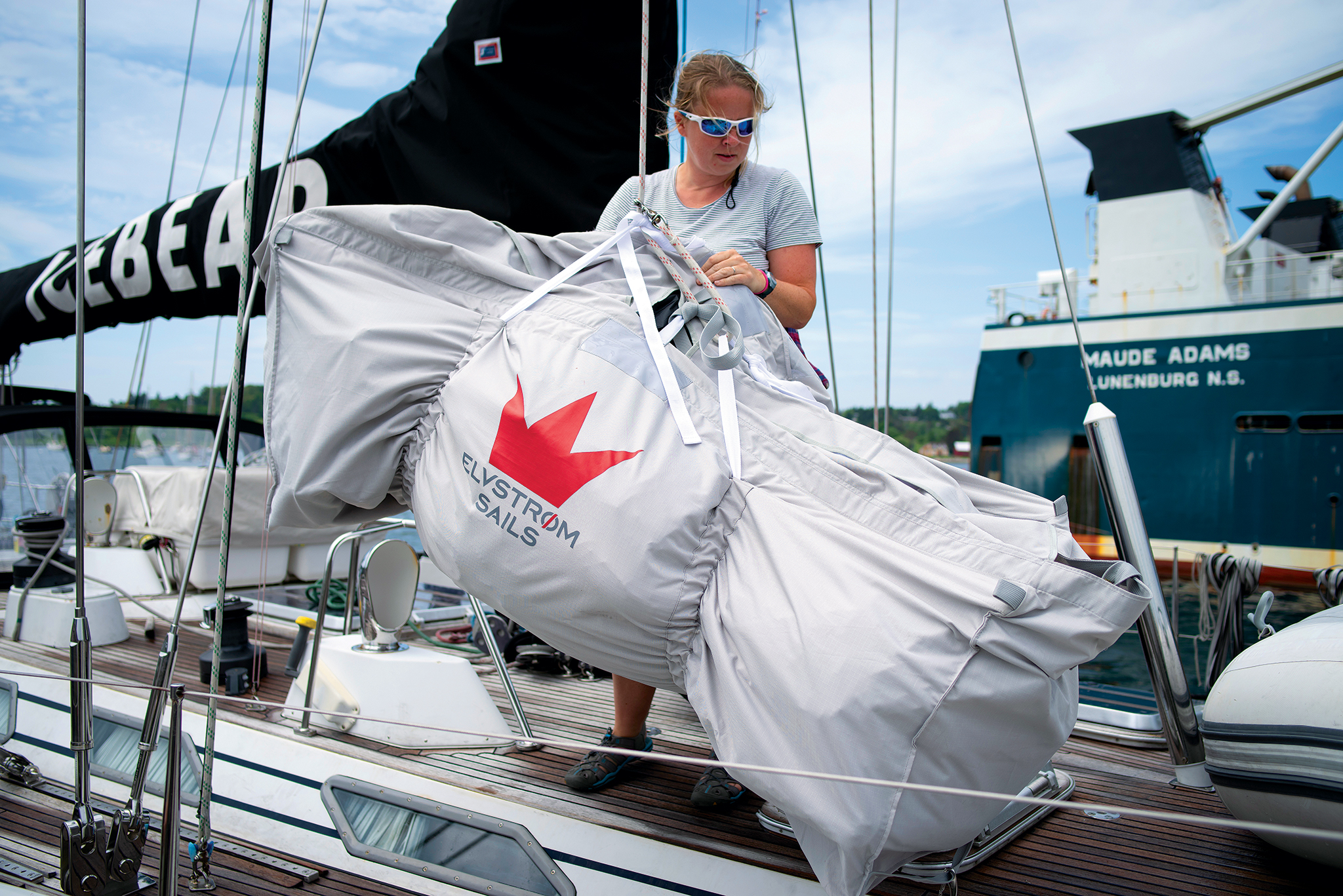 01-LEAD-m’19.07.17_Sail-Stowing_3 01-LEAD-m'19.07.17_Sail-Stowing_3