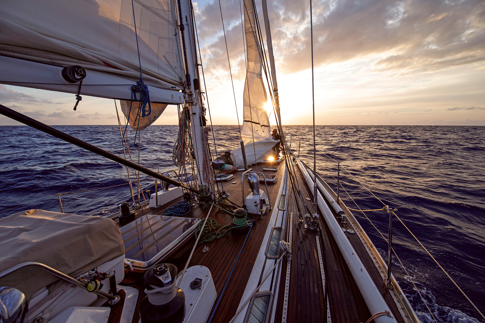 01-LEAD-19_05_07Ryan-Colin-Stow-Staysail_1-2048x