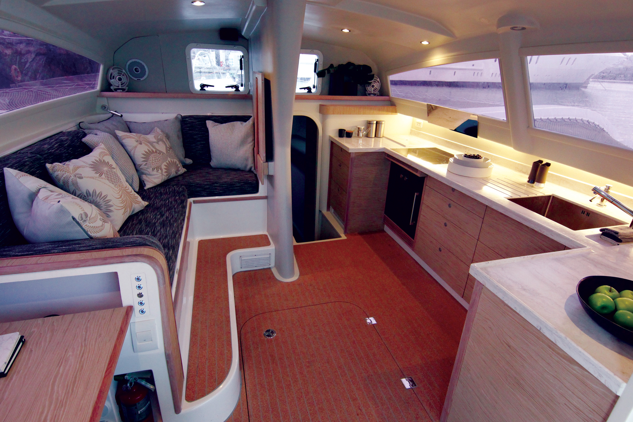 03a The saloon is light and airy, with large cabintrunk windows