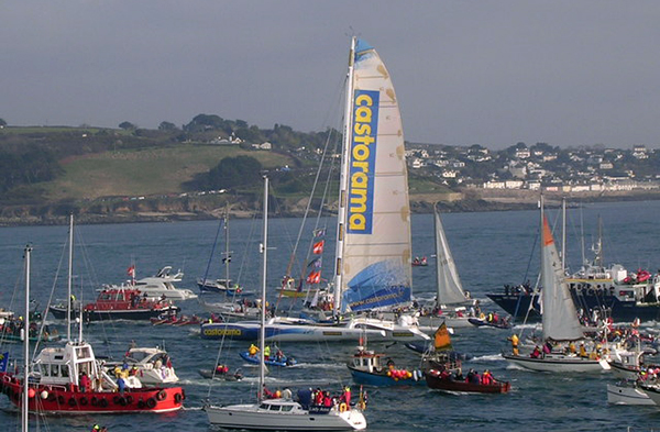 Ellen_Macarthur_arriving_in_Falmouth_geograph.org.uk-600x