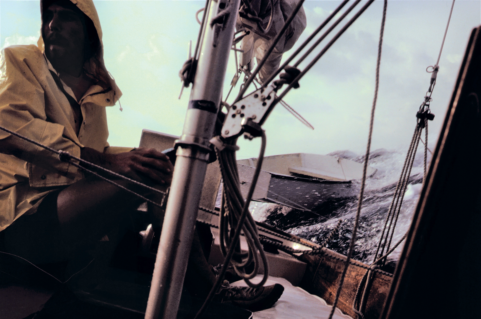 01-LEAD-Dinghy-tow