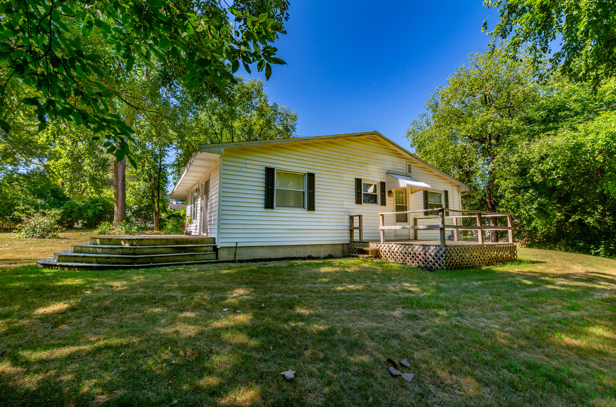 2982 Dean Lake Ave NE Grand Rapids, Michigan