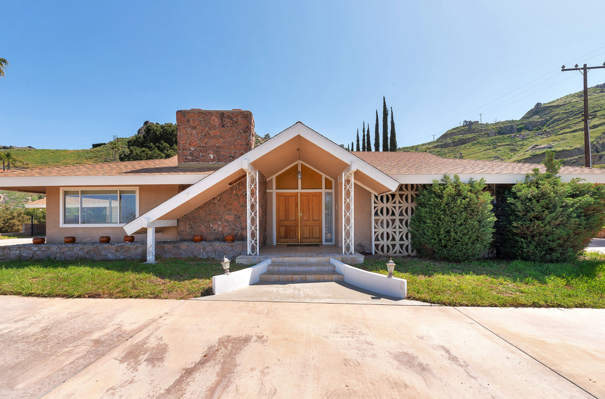 12079 Honey Hill Grand Terrace, California by Brent Lee