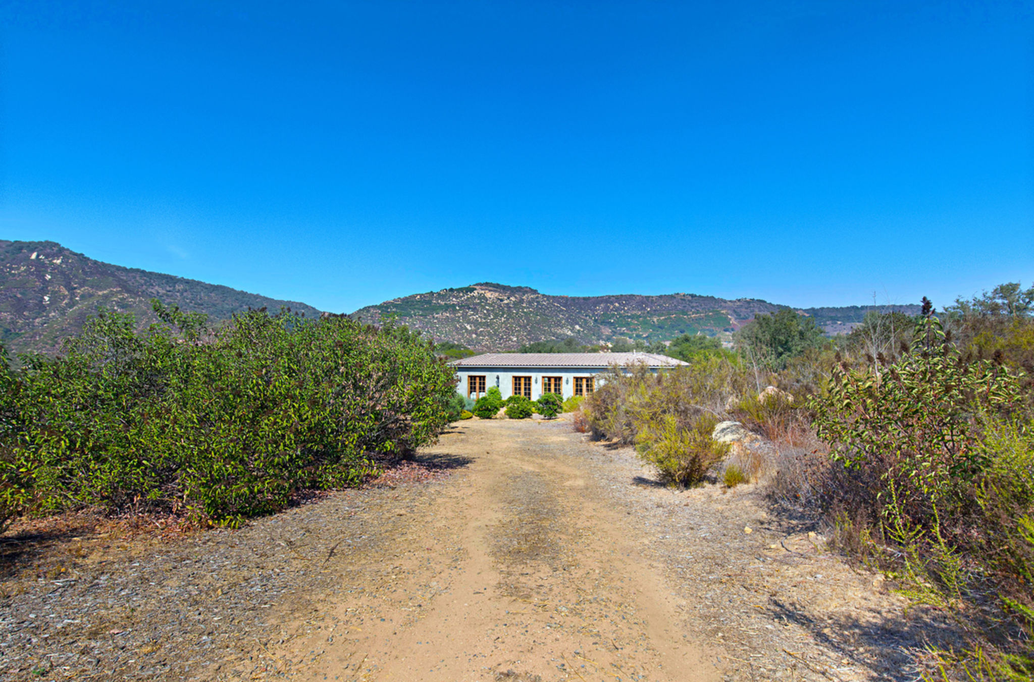De Luz Temecula, California by Edward Beaudet