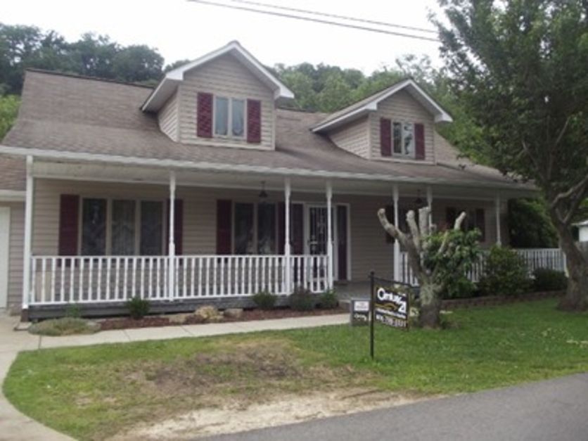 51 Wallen Drive Van Lear, Kentucky by Kealy Daniel