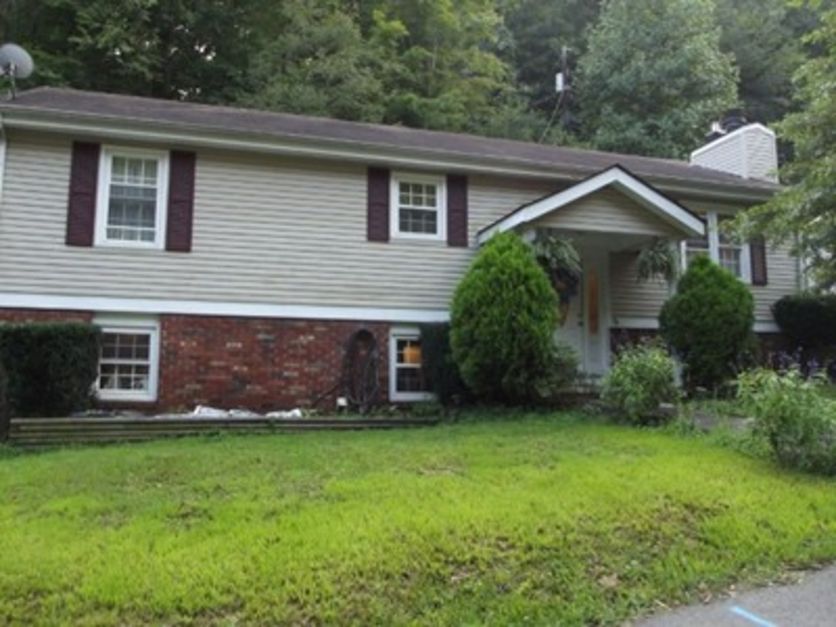 59 C VanHoose Drive Wittensville, Kentucky by Kealy Daniel