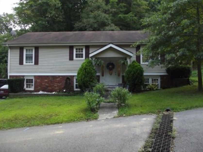 59 C VanHoose Drive Wittensville, Kentucky by Kealy Daniel