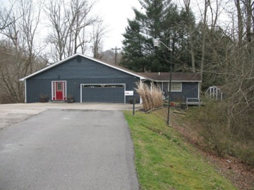 111 N Travis Drive Thelma, Kentucky by Kealy Daniel