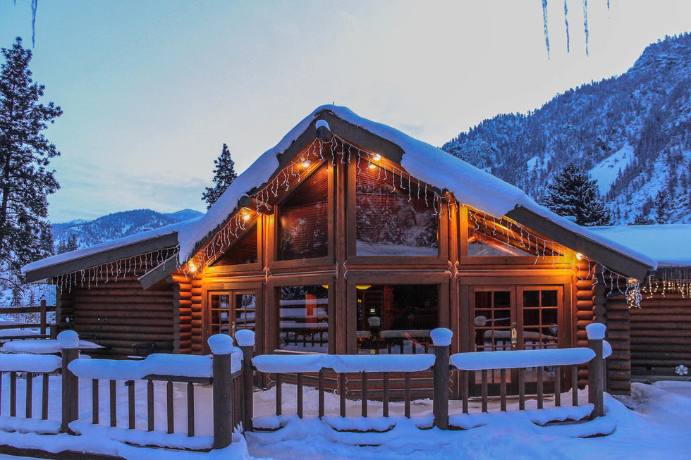 Kevfs23wq0ceibe7easb quinns snowy cabin