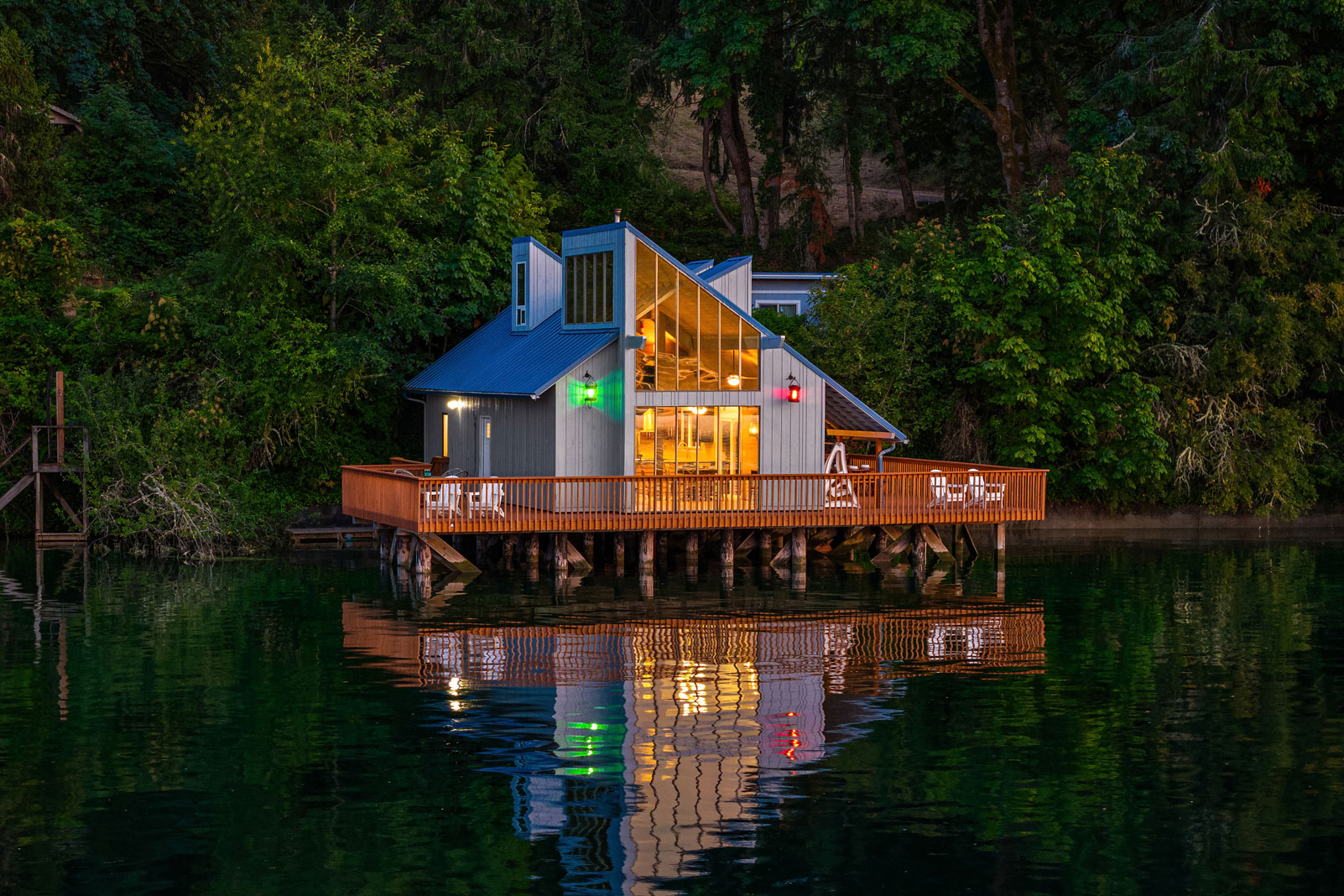 WaterfrontHomes-01 Waterfront Home