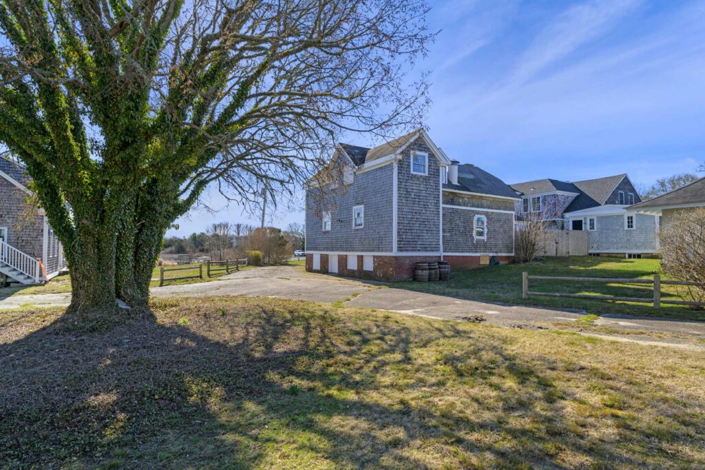 126 Main St, West Harwich, MA