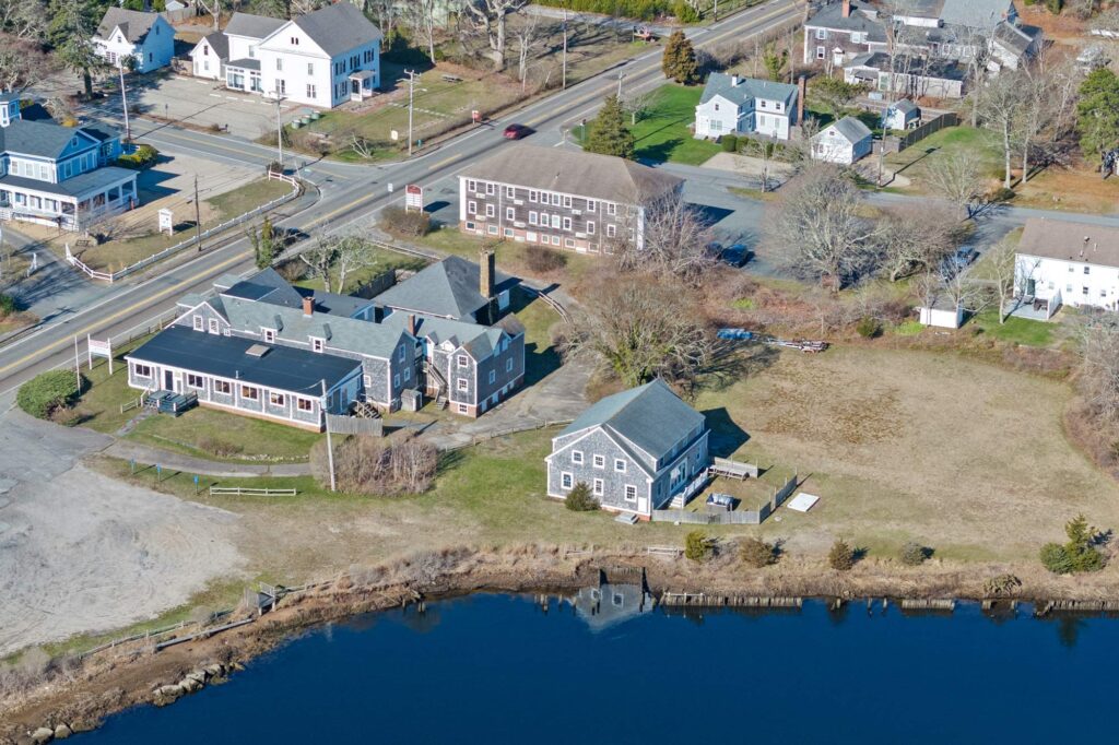 126 Main St, West Harwich, MA