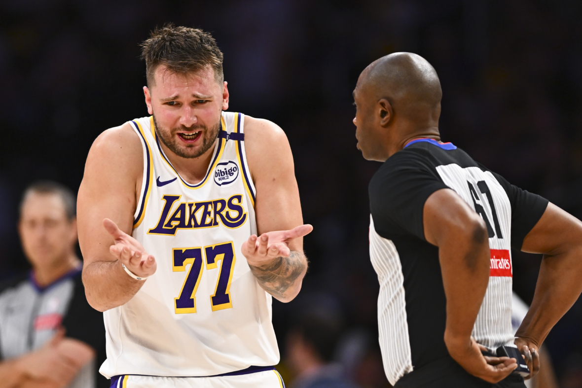 https://s3.amazonaws.com/media.sportsnaut.com/wp-content/uploads/2026/02/NBA-Chicago-Bulls-at-Los-Angeles-Lakers-25746916-1180x787.jpg