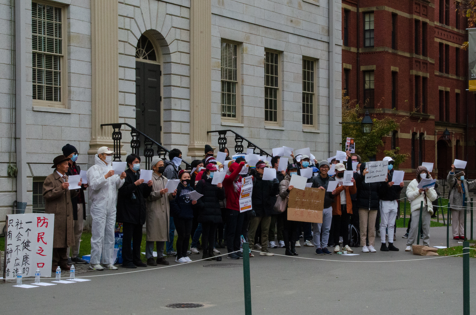 Harvard Affiliates Rally in Solidarity With Chinese Citizens Protesting