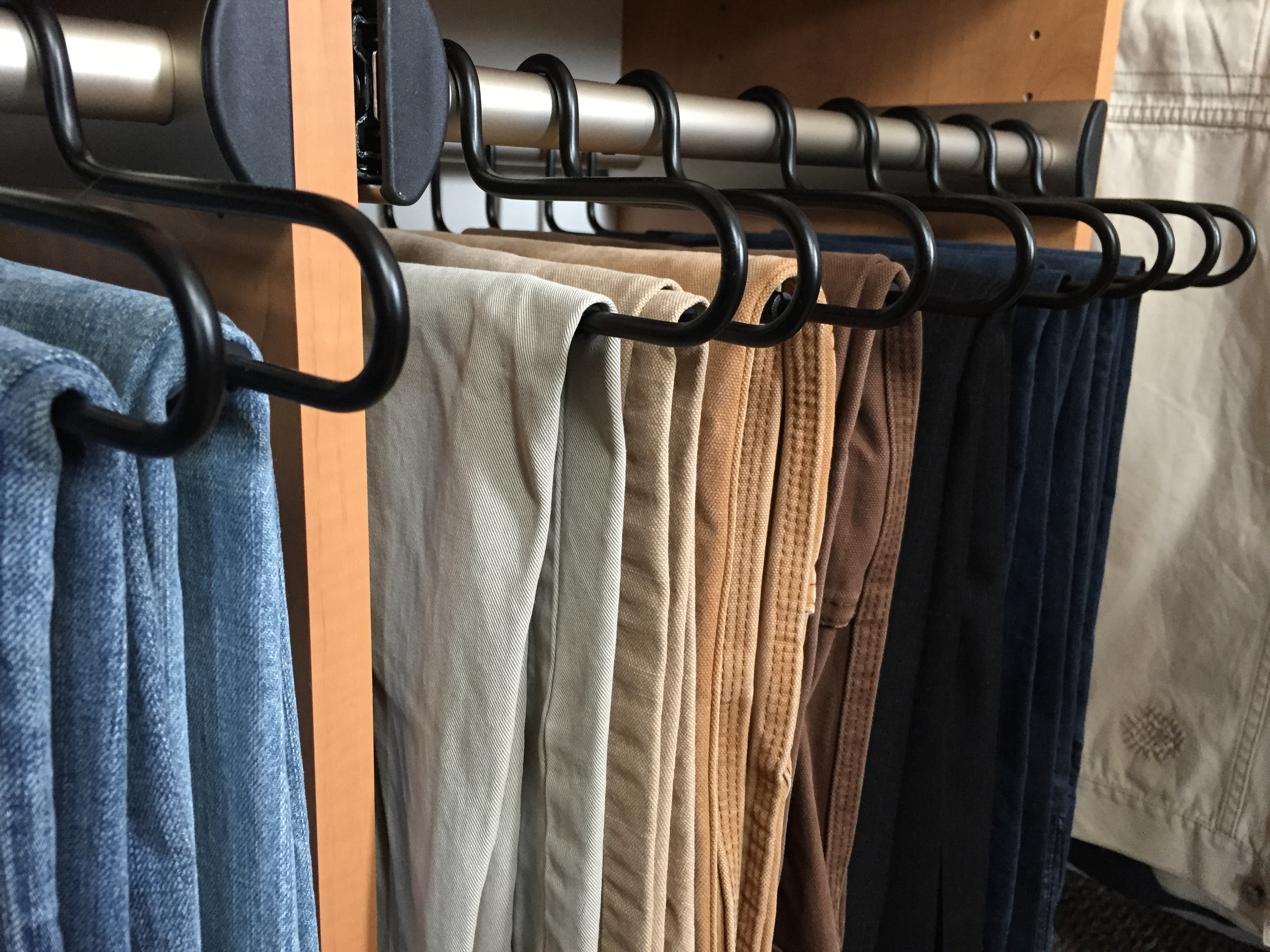 4 Tips for Designing Your Custom Closet Organizer