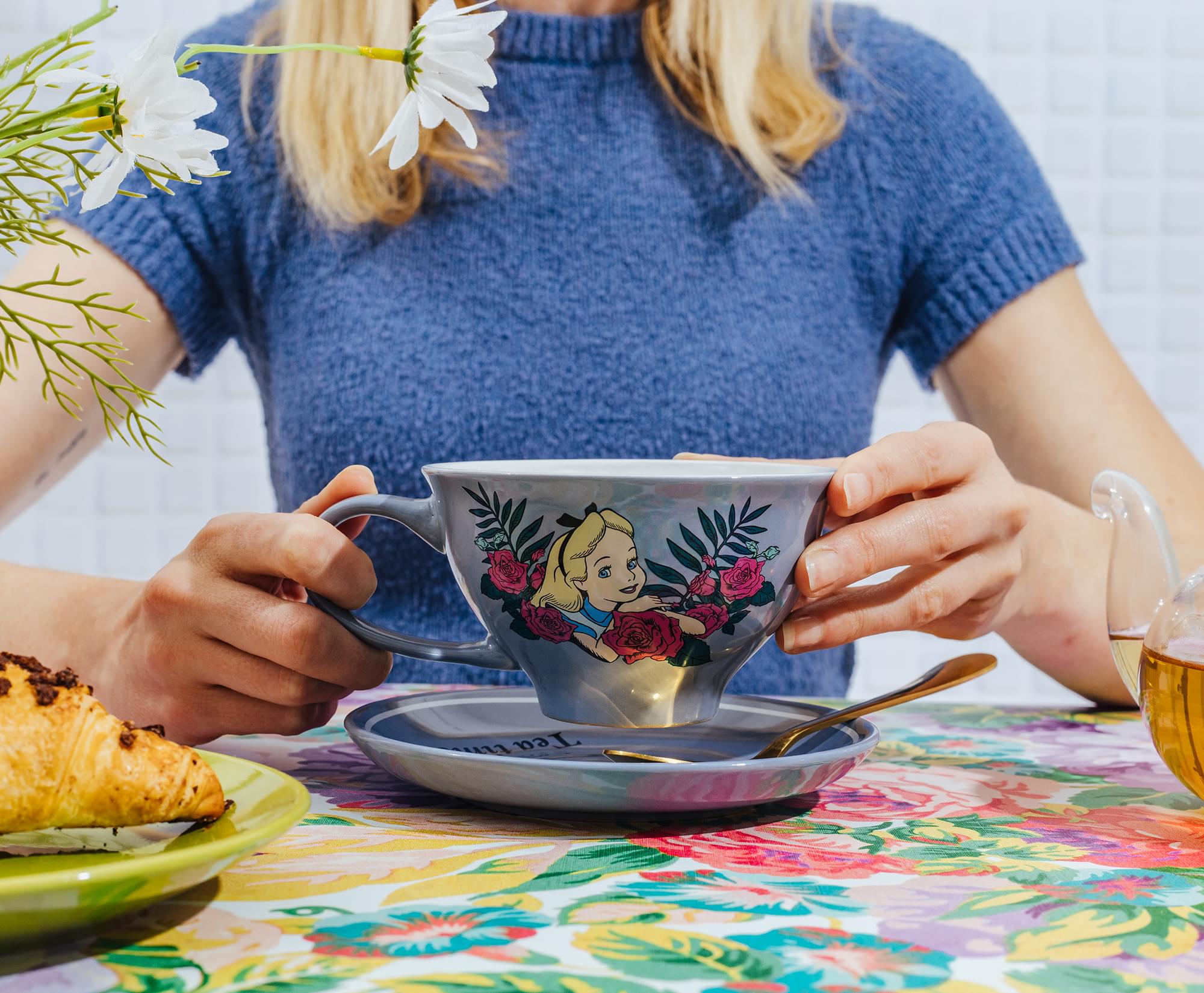 Disney Alice In Wonderland Mad Hatter Teacup and Saucer Set