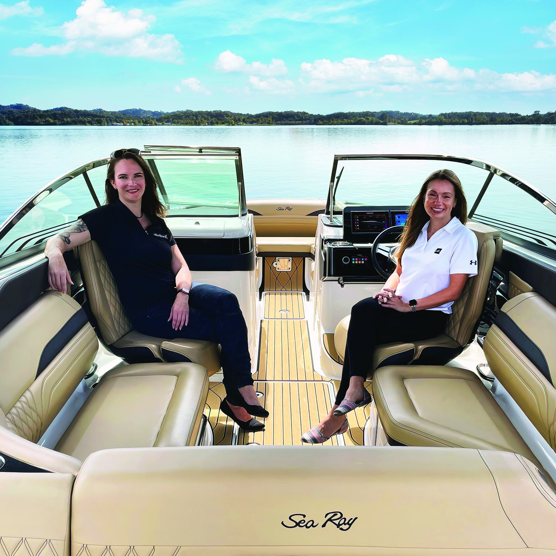 1_2023-SLX-260-Outboard-SXO260-Carrie-and-Kristin