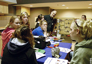 14_women_boatbuilding_lead 14_women_boatbuilding_lead