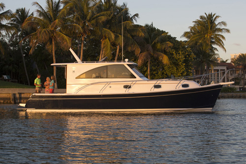 Mainship 37 lifestyle at rest in Miami, FL. Mainship 37 lifestyle at rest in Miami, FL.