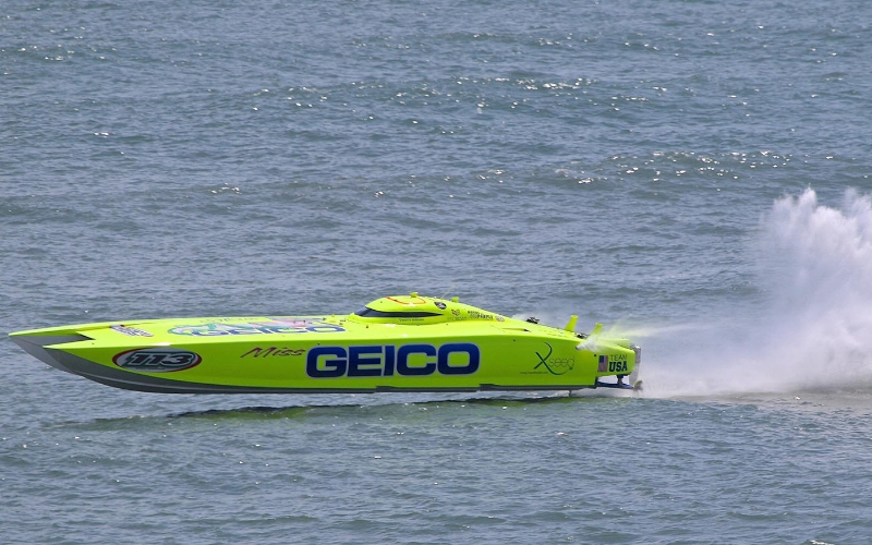 Miss GEICO racing