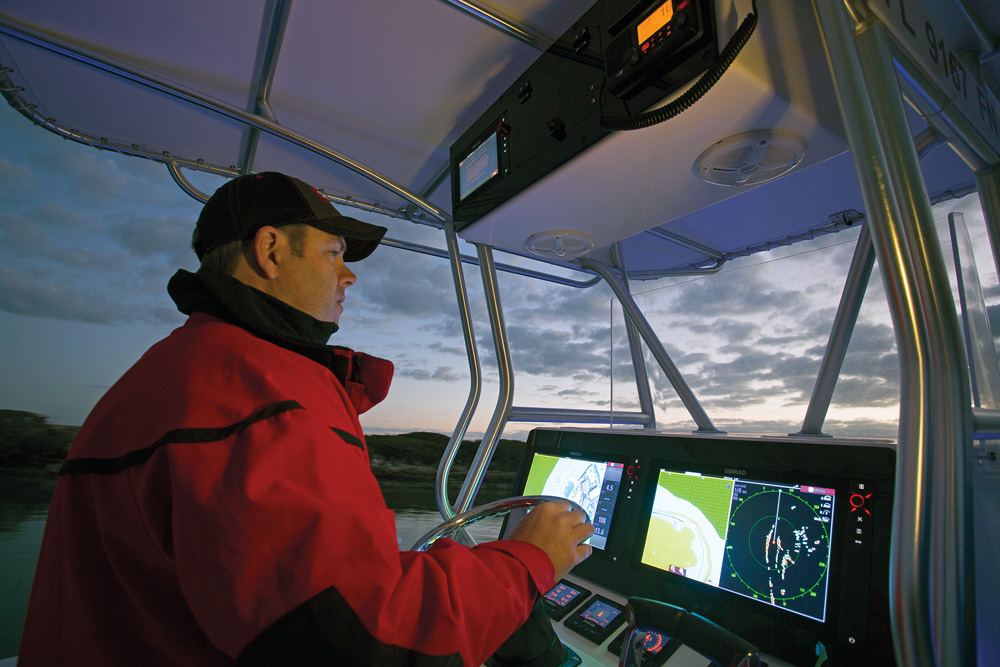 darren-cole-on-a-dusky-278-with-simrad-gear-in-duck-key-fl darren-cole-on-a-dusky-278-with-simrad-gear-in-duck-key-fl
